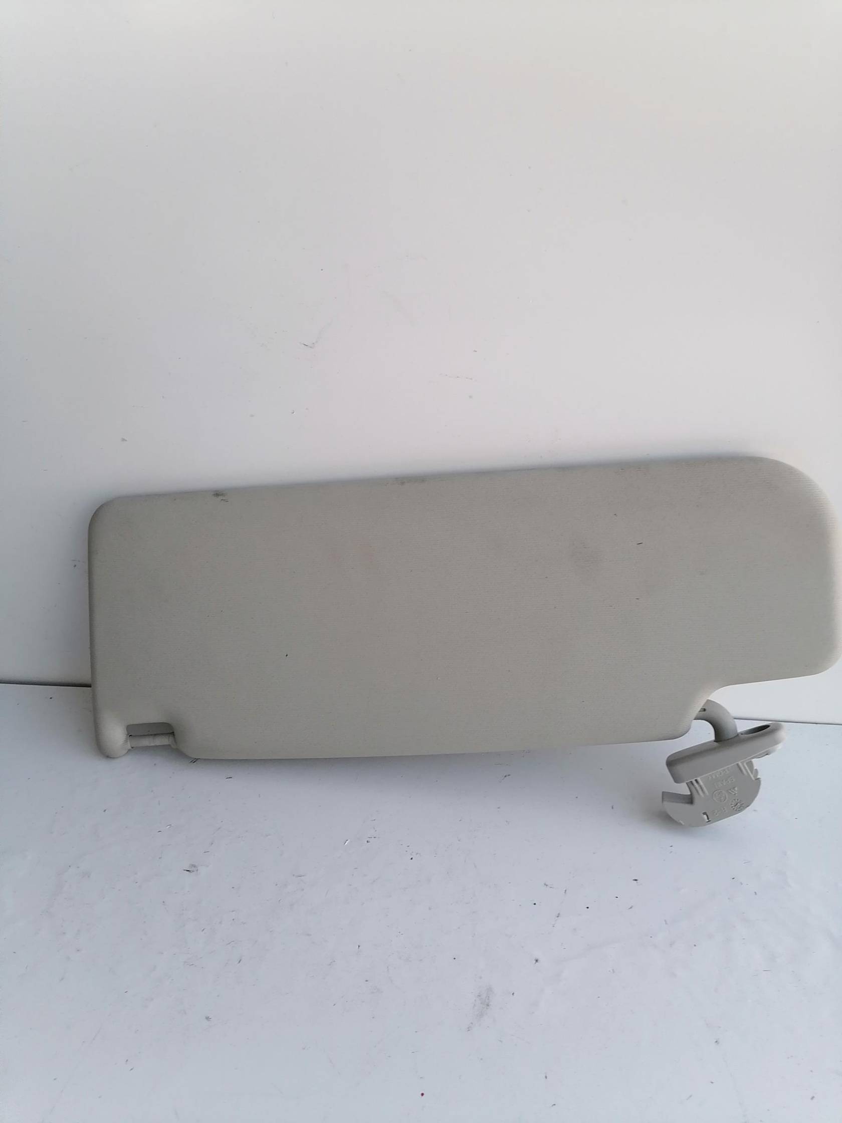 Aletta parasole parabrezza dx.